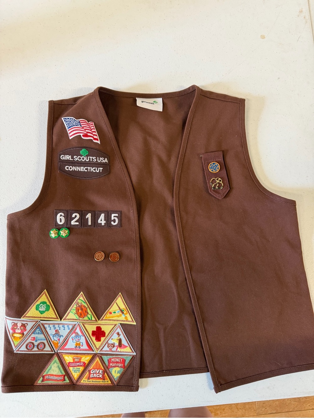 Girl Scouts USA Vest Brownies in Brown with Merit Badge Accents size large